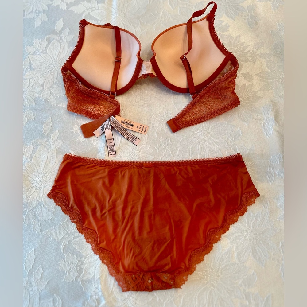 ๐งก Victoria's Secret Dream Angels Lace Bra 36B and Panty Set ๐งก - Picture 2 of 5